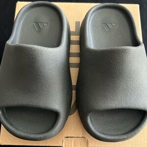 Kids YEEZY SLIDES